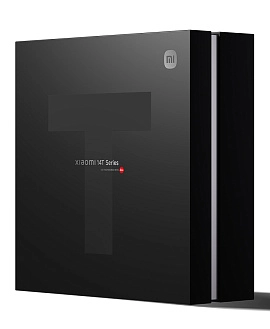 Набор: чехол и штатив для смартфона, термокружка, значок Gift box