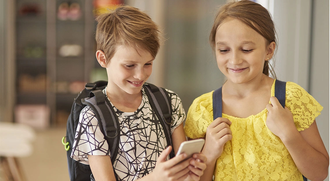 Как выбрать смартфон для школьника?