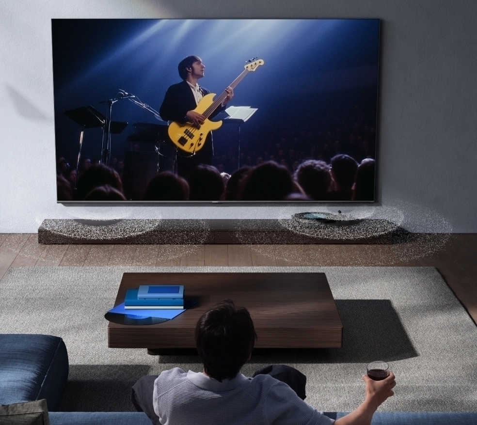 Low reflection display